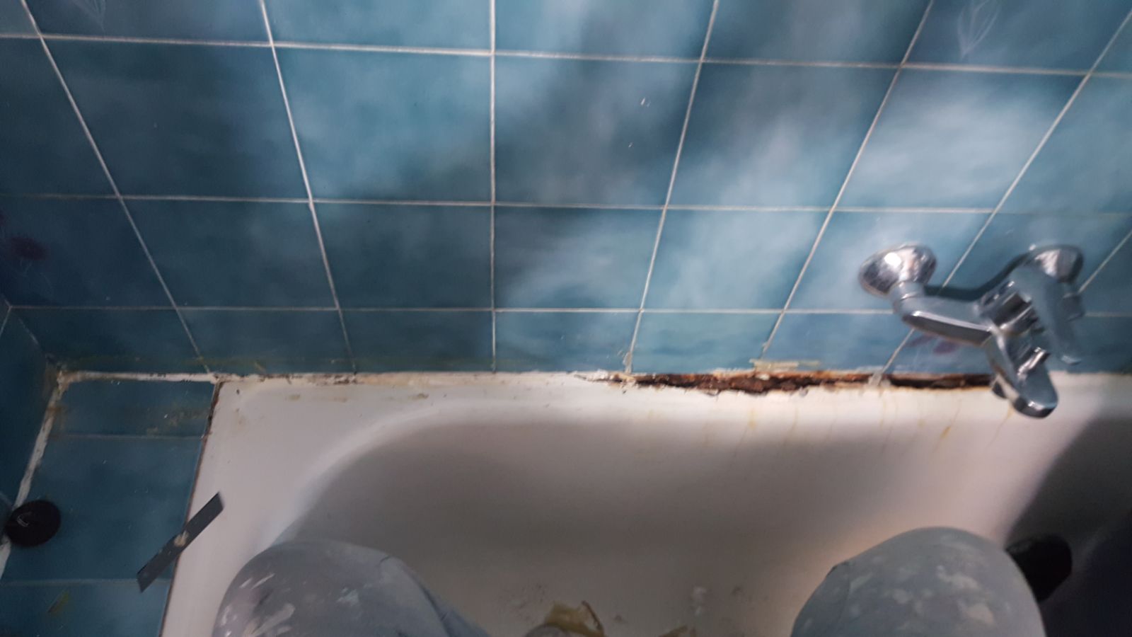 Acabado de bañera esmaltada, Bañera con